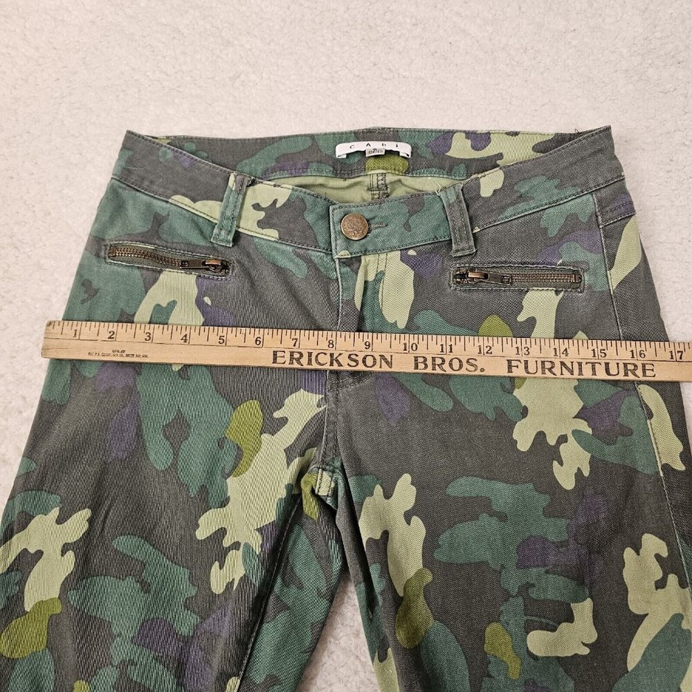 CAbi Jeans Women's Size 2 Camo Green Skinny Ankle Zippers Military Outdoors - Picture 4 of 15